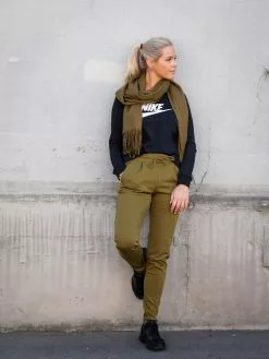 Nike Essential Long Sleeve Tee -Lee Butikk 11a3598 2