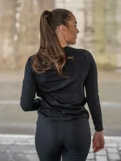 Nike Essential Long Sleeve Tee -Lee Butikk dsc05170