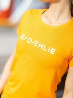 Daehlie T-Shirt Stamina Women 8 Daehlie T-Shirt Stamina Women -Lee Butikk k bd 333505 38500 230404 fs 3