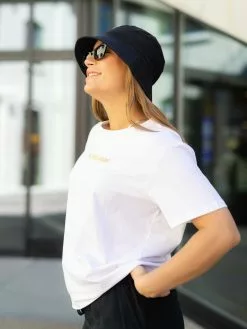 MOSS COPENHAGEN Liv Organic Rubber Print Tee -Lee Butikk k mc 15202 white 230515 fs 2