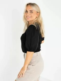 MOSS COPENHAGEN Dariene Logan Short Sleeve Top 10 MOSS COPENHAGEN Dariene Logan Short Sleeve Top -Lee Butikk k mc 17508 black 230426 fs 3