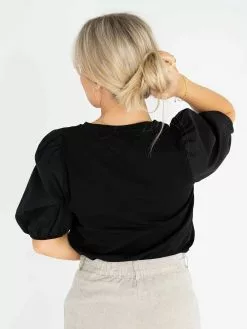 MOSS COPENHAGEN Dariene Logan Short Sleeve Top 11 MOSS COPENHAGEN Dariene Logan Short Sleeve Top -Lee Butikk k mc 17508 black 230426 fs 4