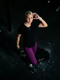 Nike One Luxe Short Sleeve Standard Top -Lee Butikk k ni dd0618 010 221031 ls 1