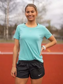 Nike One Luxe Short Sleeve Standard Top -Lee Butikk k ni dd0618 392 220426 1