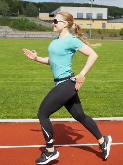 Nike One Luxe Short Sleeve Standard Top -Lee Butikk k ni dd0618 392 220616 3