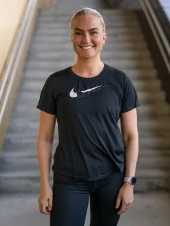 Nike Swoosh Run Short Sleeve