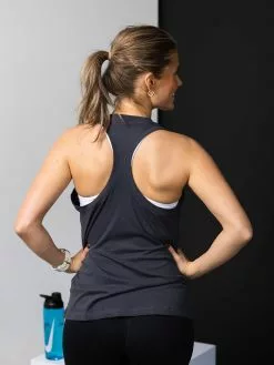 Nike One Dri-Fit Hook Tank 12 Nike One Dri-Fit Hook Tank -Lee Butikk k ni dn6214 070 220929 3