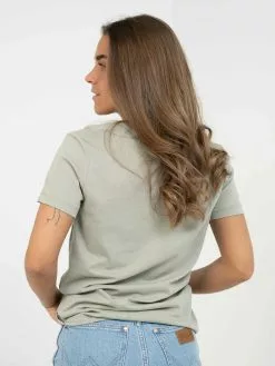 Peak Performance W Outdoor Logo Tee 6 Peak Performance W Outdoor Logo Tee -Lee Butikk k pe g78708 050g25 230224 fs 2