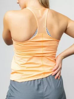 Under Armour Racer Tank 8 Under Armour Racer Tank -Lee Butikk k ua 1328962 906 230215 fs 3