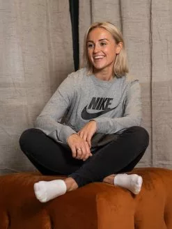 Nike Essential Long Sleeve Tee -Lee Butikk ni bv6171 063 211215 1