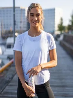 Nike One Luxe Short Sleeve Standard Top -Lee Butikk ni dd0618 100 210826 1