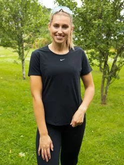 Nike One Short Sleeve Standard Top -Lee Butikk ni dd0638 010 210707 1