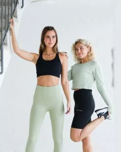 Röhnisch Seamless Crop Long Sleeve 14 Röhnisch Seamless Crop Long Sleeve -Lee Butikk ro 111096 s297 220105 5