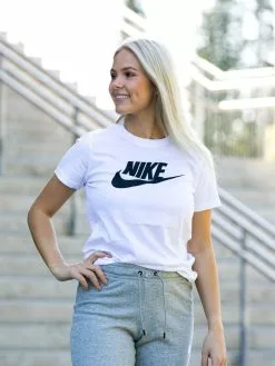 Nike Essential Tee -Lee Butikk sehk0921 1