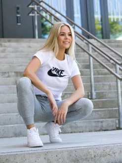 Nike Essential Tee -Lee Butikk sehk0971 1