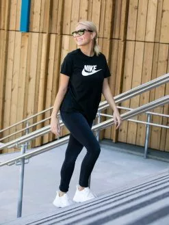 Nike Essential Tee -Lee Butikk sehk1051 1